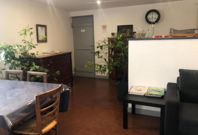 مبيت وإفطار La Maison Des Gardes   Chambres D Hôtes