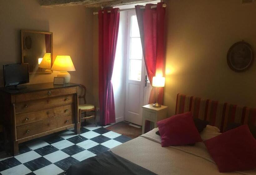 مبيت وإفطار La Maison Des Gardes   Chambres D Hôtes