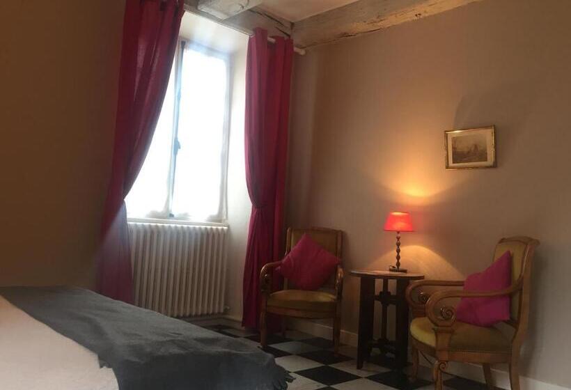 مبيت وإفطار La Maison Des Gardes   Chambres D Hôtes