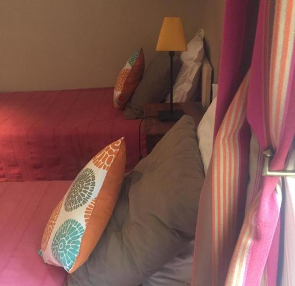 مبيت وإفطار La Maison Des Gardes   Chambres D Hôtes