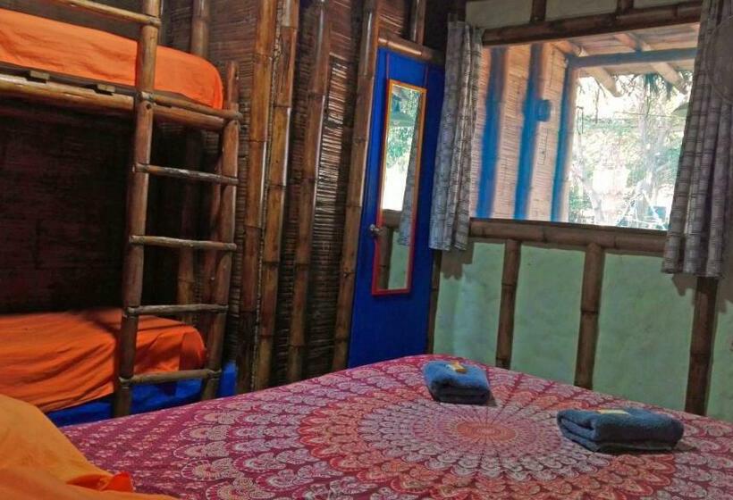 민박 Saigon Backpackers Hostel