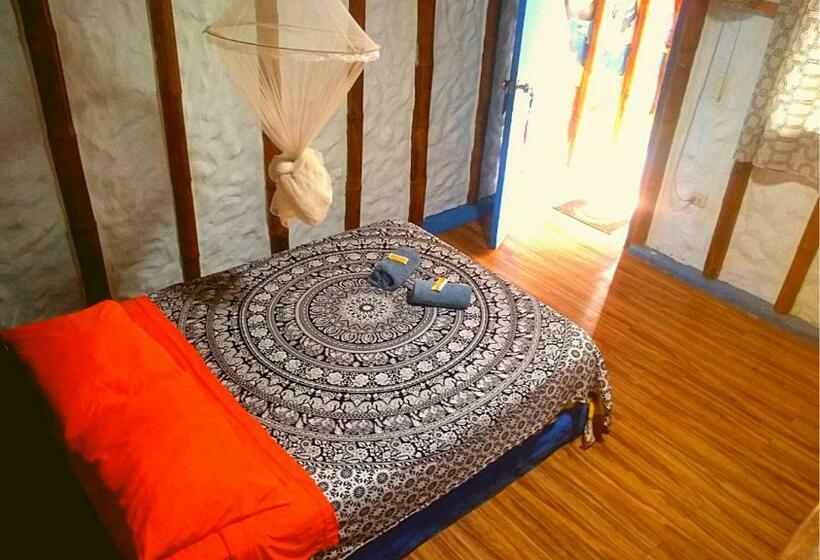 민박 Saigon Backpackers Hostel