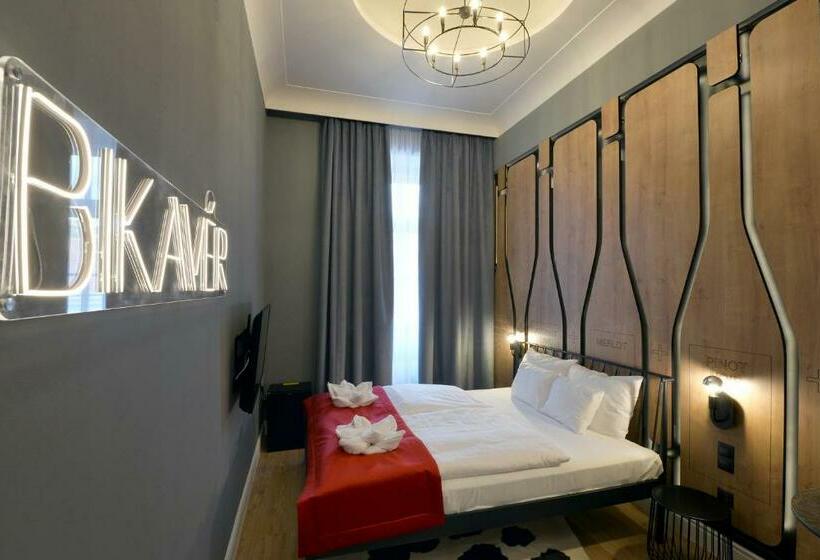 فندق 1552 Boutique