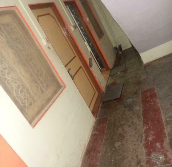 Budget Hotel Ayodhya 87