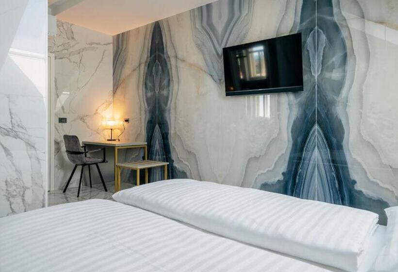 هتل Dvorec Gregorčič