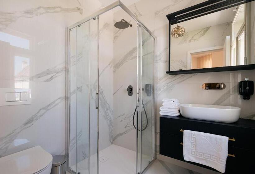 هتل Dvorec Gregorčič