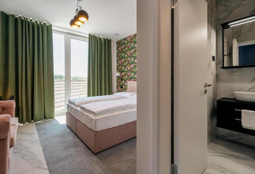 هتل Dvorec Gregorčič