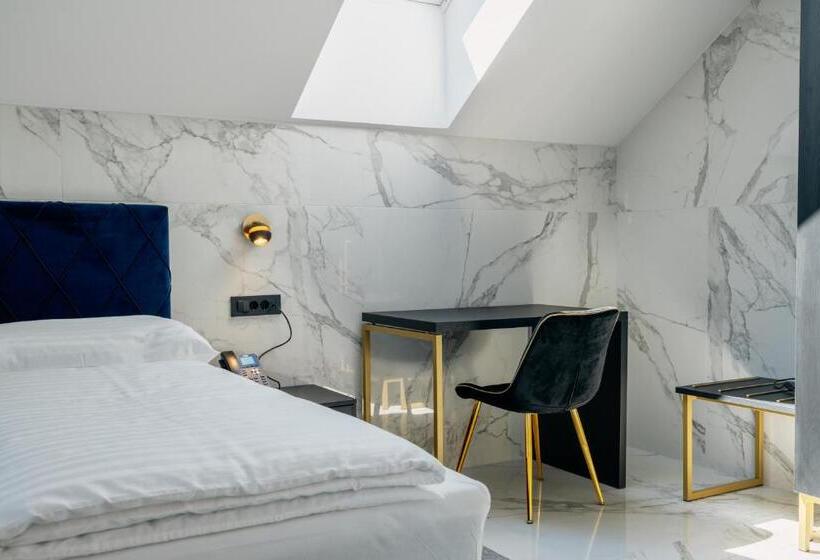 هتل Dvorec Gregorčič