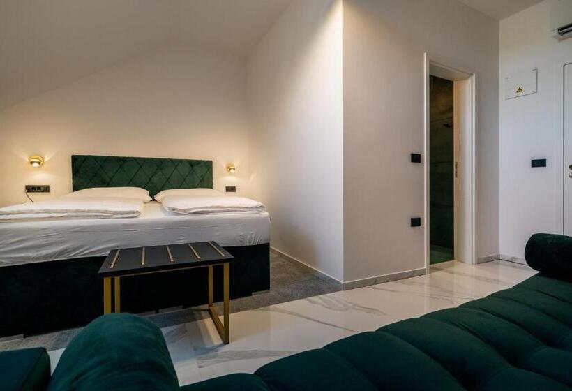 هتل Dvorec Gregorčič