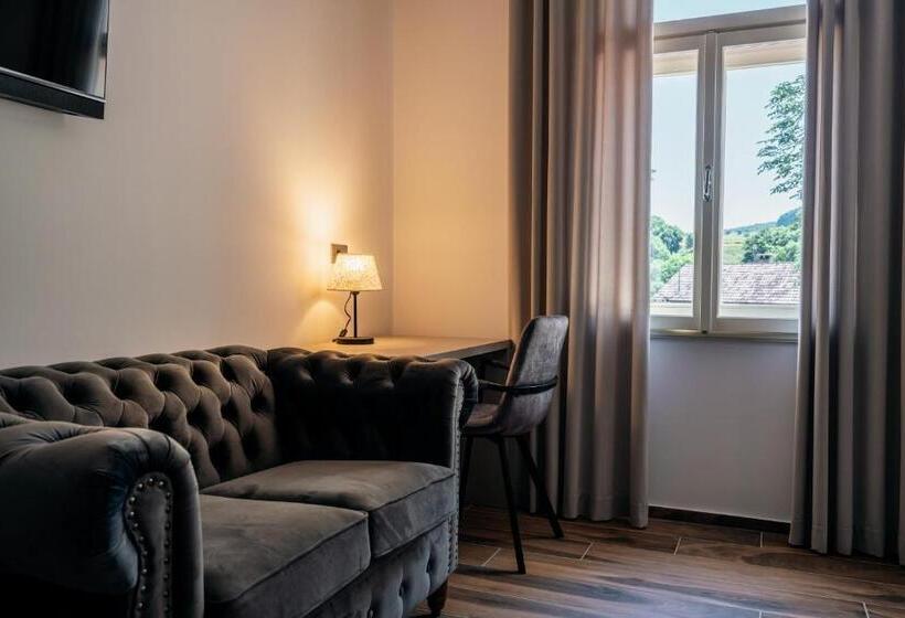 هتل Dvorec Gregorčič