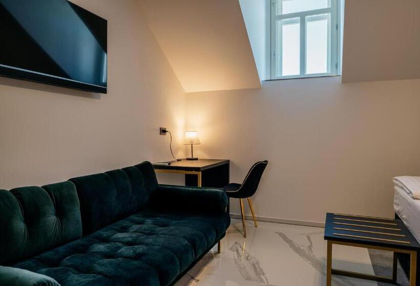 هتل Dvorec Gregorčič