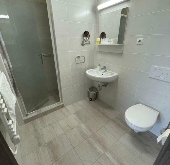 Отель Gyirmót Sport & Wellness