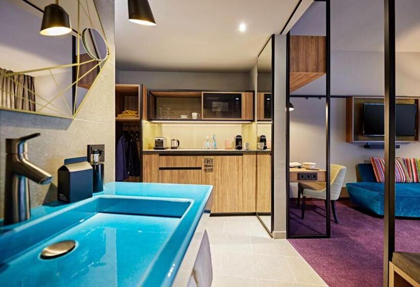 Me And All Hotel Dusseldorf Oberkassel, By Hyatt