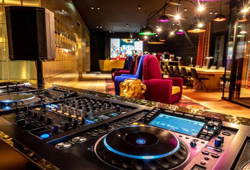 Me And All Hotel Dusseldorf Oberkassel, By Hyatt