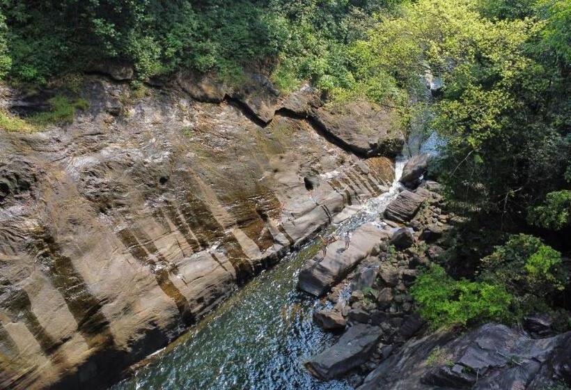 ホテル Moksha At Kitulgala   Rainforest Boutique