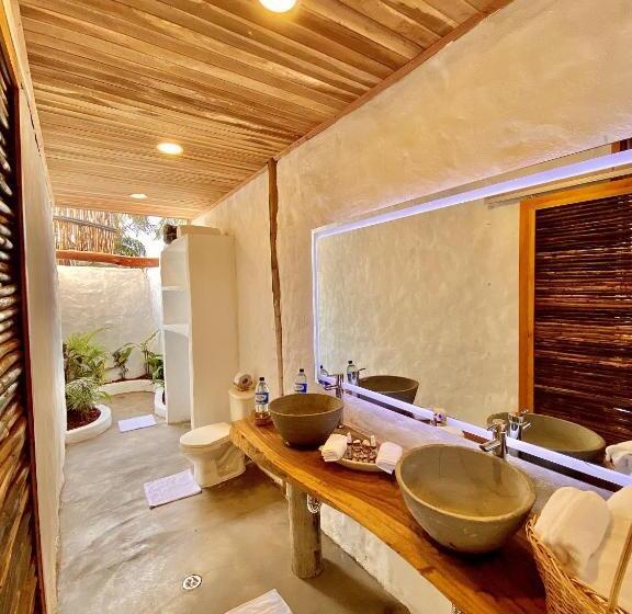 هتل Rch Luxury  & Pool