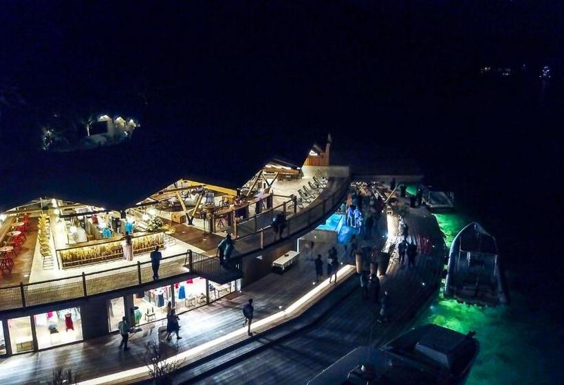 Hotel Saba Rock Resort