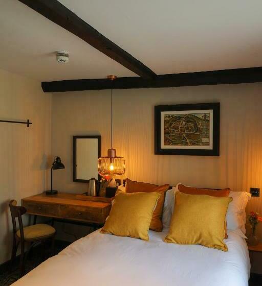 هتل The Turks Head