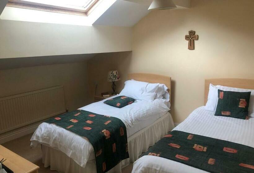 Отель Whalley Abbey   Christian Retreat House Offering B&b