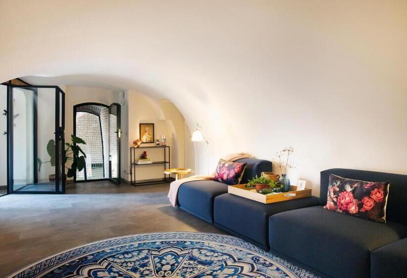 Loft 188 Luxury Apartment