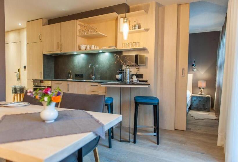 پانسیون Arlsuites