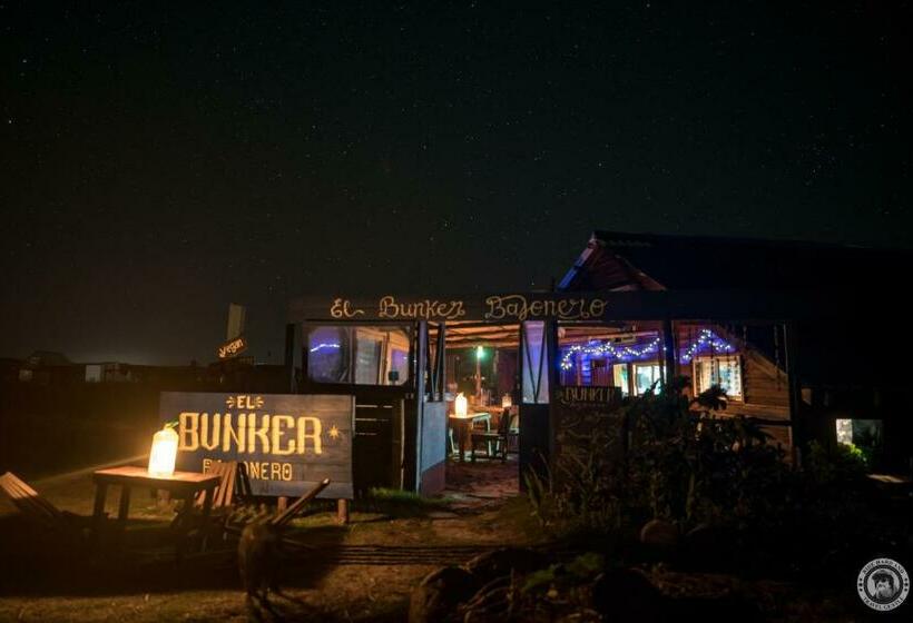 펜션 Bunker Hostel