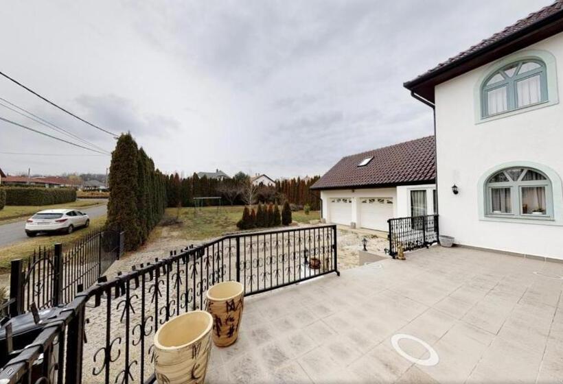 펜션 White House Zalakaros