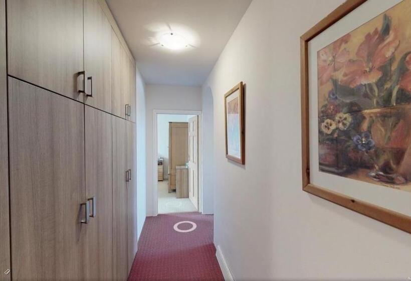 펜션 White House Zalakaros