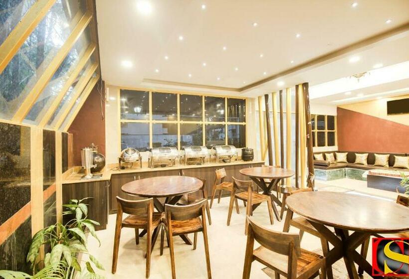 אתר נופש Candolim Sands