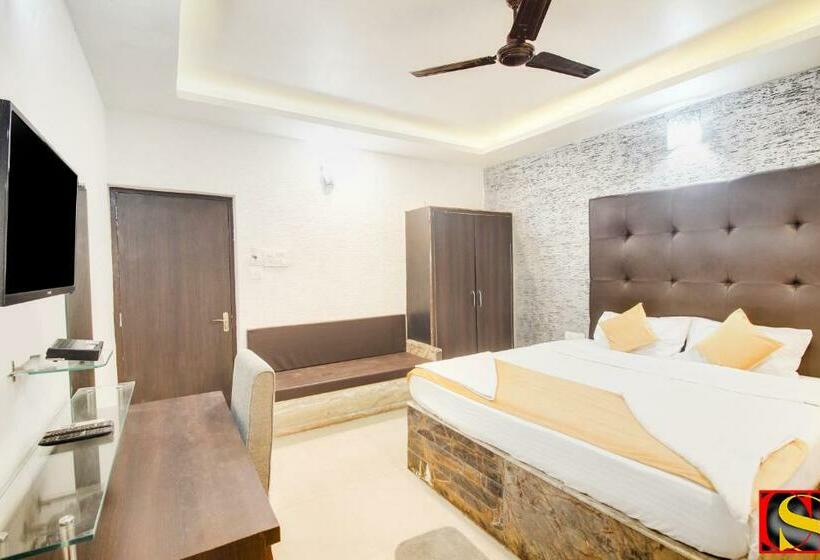 אתר נופש Candolim Sands