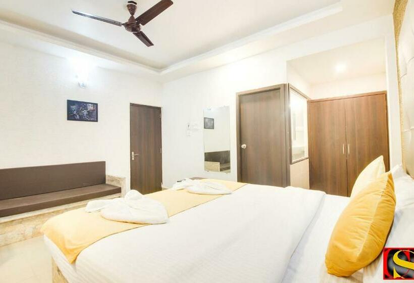 אתר נופש Candolim Sands