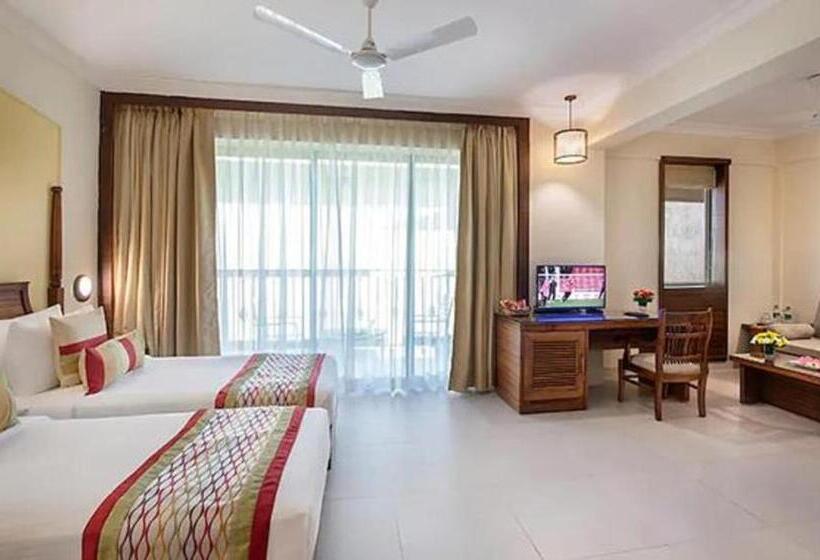 리조트 Sea Breeze Sarovar Portico Varca Goa
