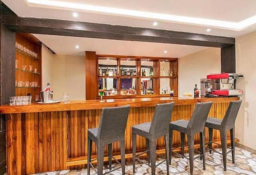 리조트 Sea Breeze Sarovar Portico Varca Goa