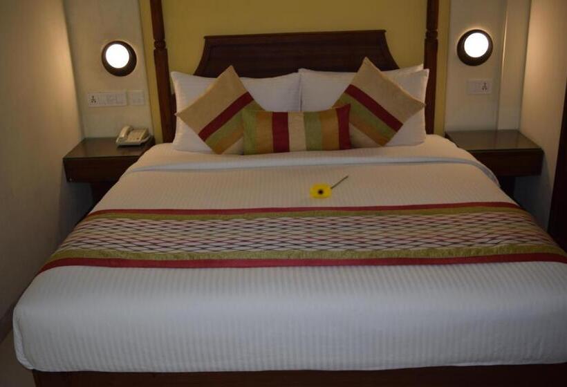 אתר נופש Sea Breeze Sarovar Portico Varca Goa