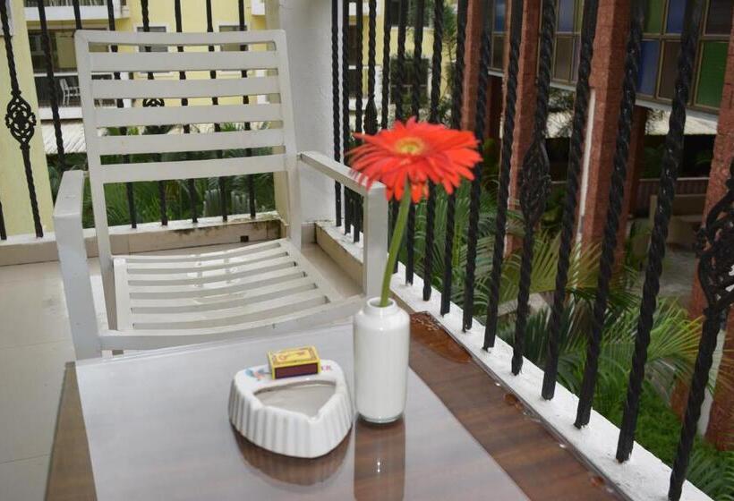 리조트 Sea Breeze Sarovar Portico Varca Goa