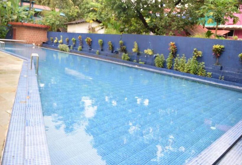 리조트 Sea Breeze Sarovar Portico Varca Goa