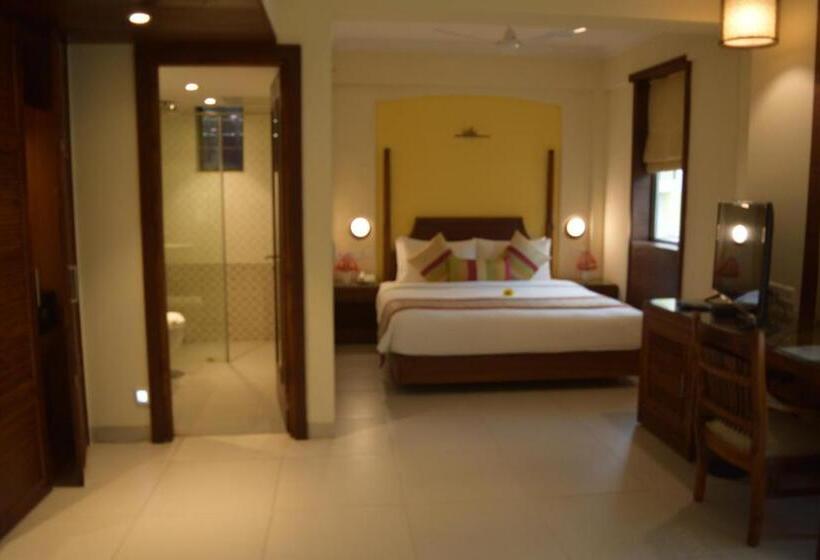אתר נופש Sea Breeze Sarovar Portico Varca Goa