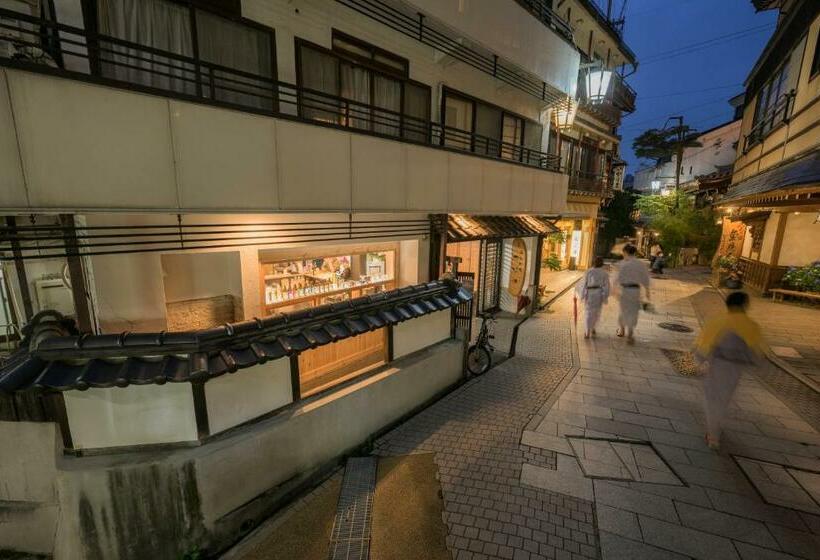 Рёкан Shibu Onsen Kadoya