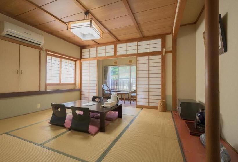 Рёкан Shibu Onsen Kadoya