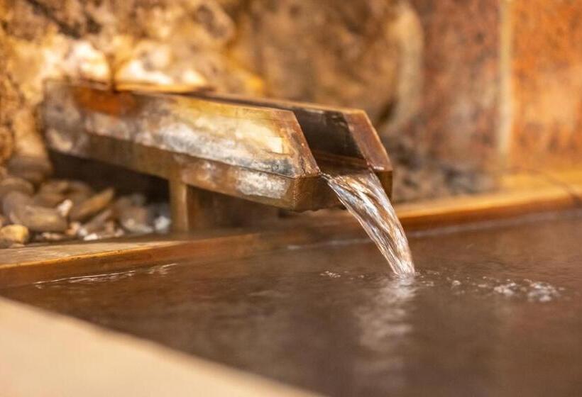 Рёкан Shibu Onsen Kadoya