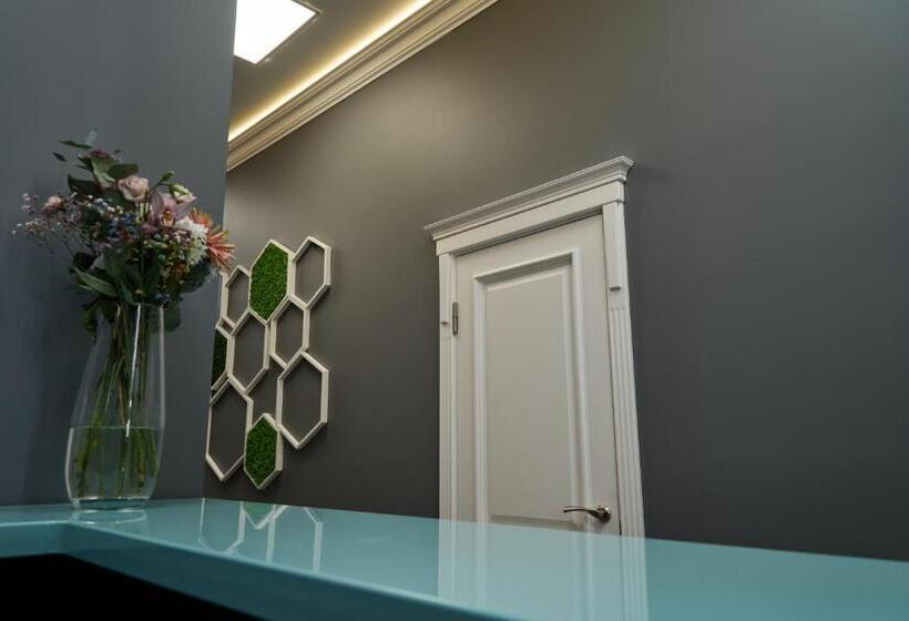 旅馆 хостел с террасой в центре