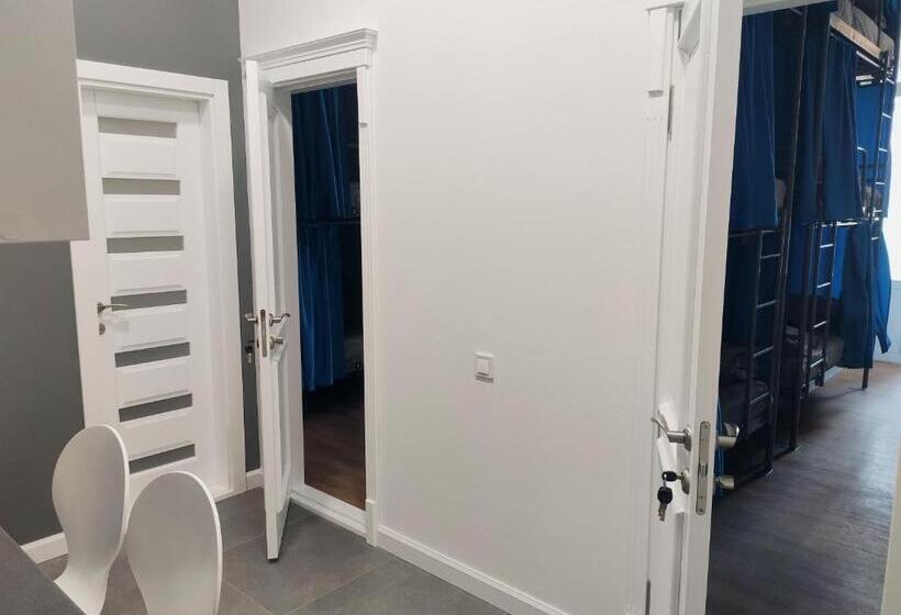 旅馆 хостел с террасой в центре