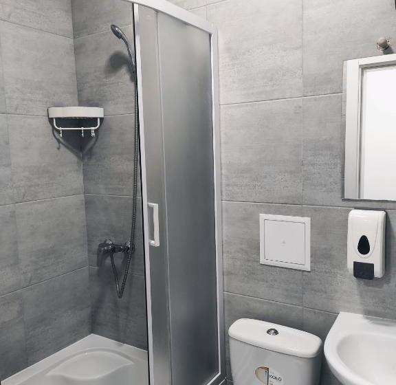 旅馆 хостел с террасой в центре