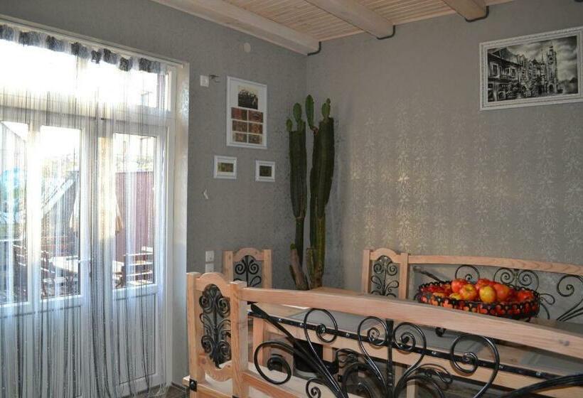 호스텔 у гуцула