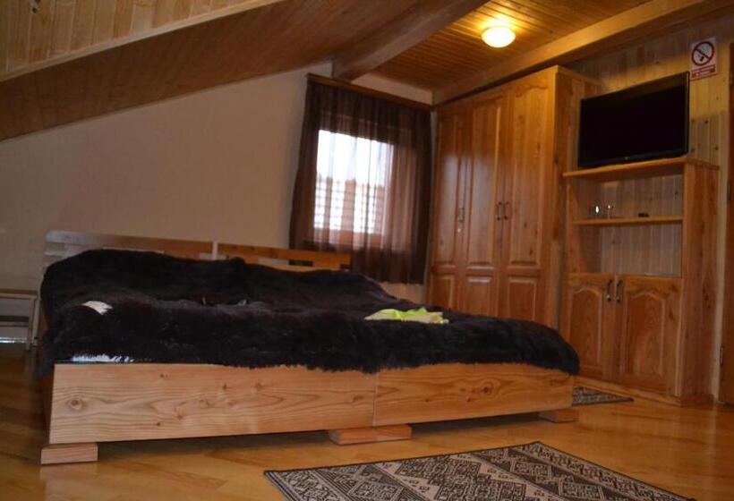 호스텔 у гуцула