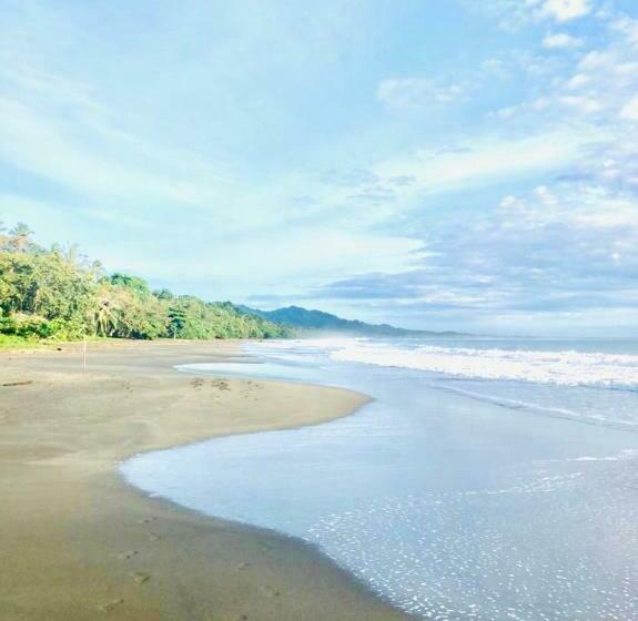 호스텔 Casa Blossom   Beach Paradise Retreat, Fully Equipped, Holiday Home