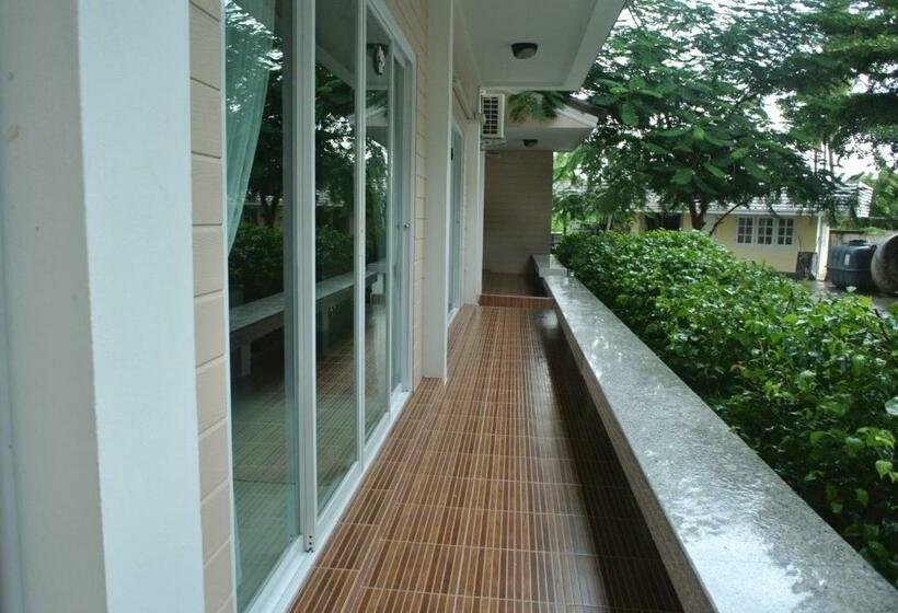 Baan Suan Resort Juree Punsuk