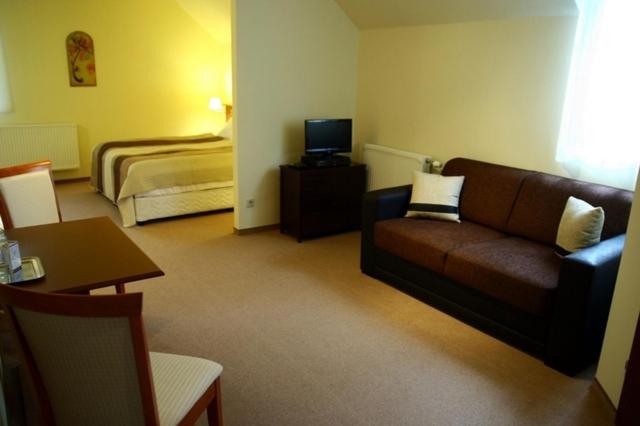 مبيت وإفطار Apát Panzió és étterem