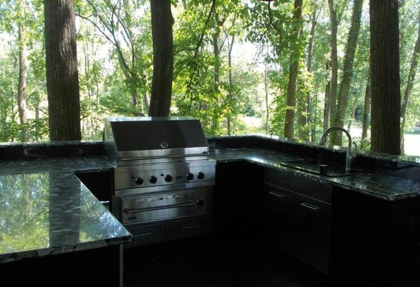 مبيت وإفطار Mill Creek Gardens