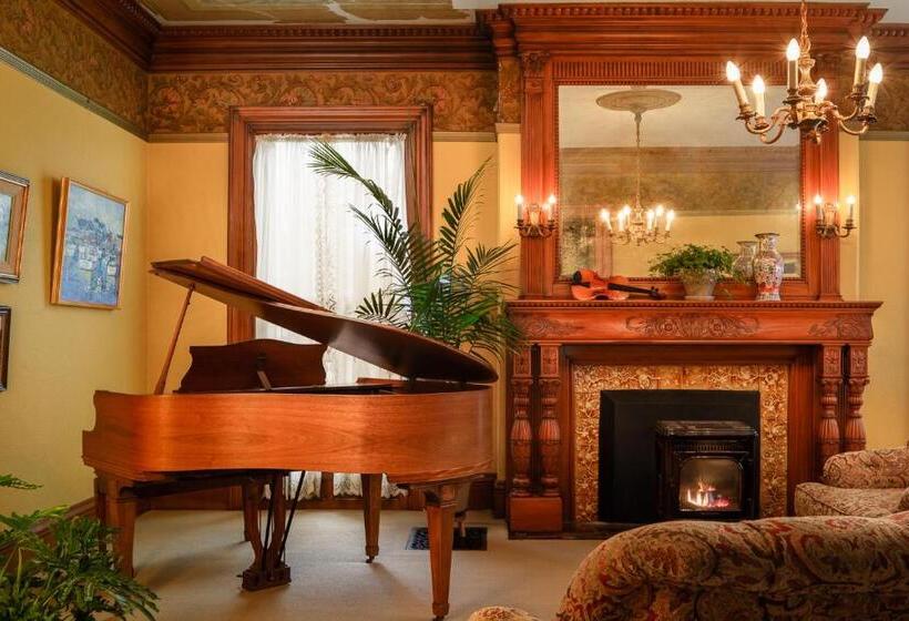 مبيت وإفطار The Lady Mary Inn